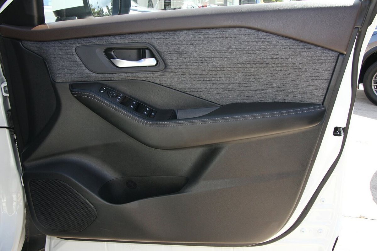 2024 Nissan X-TRAIL ST T33