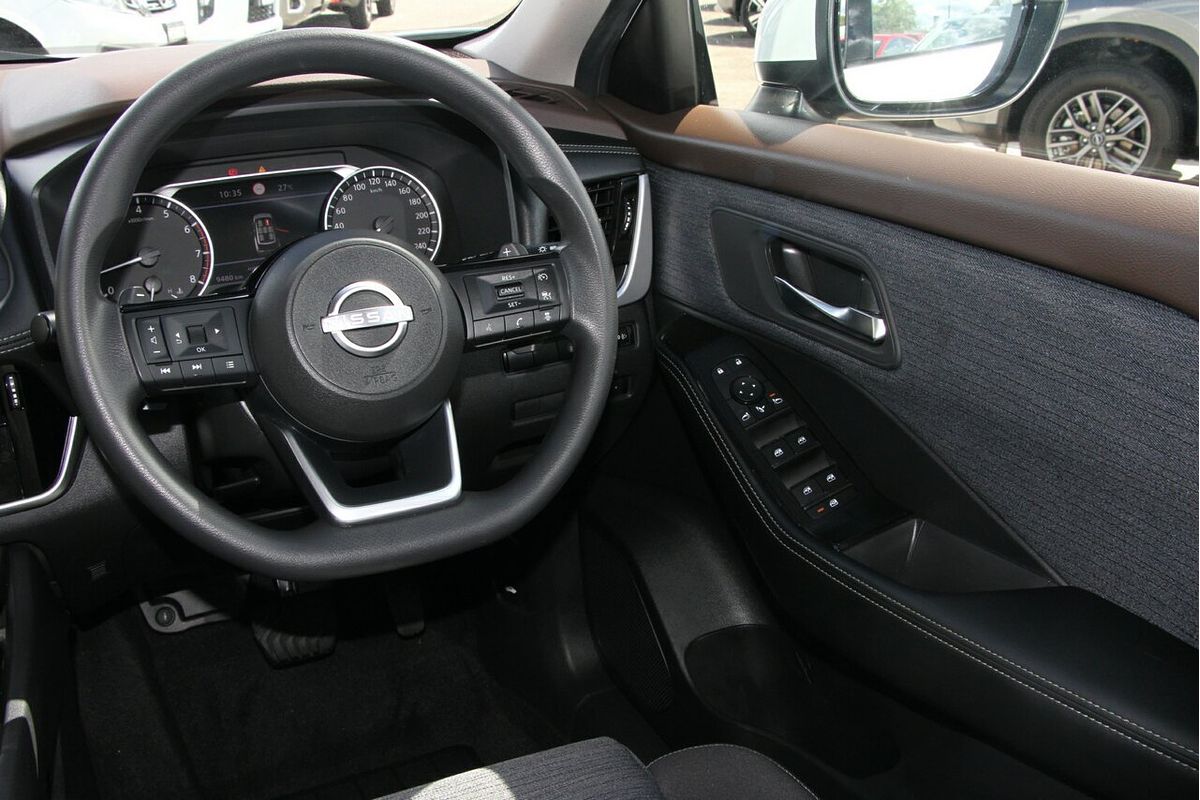 2024 Nissan X-TRAIL ST T33