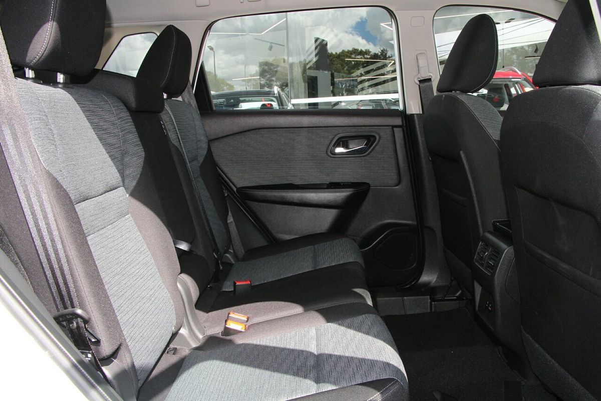 2024 Nissan X-TRAIL ST T33