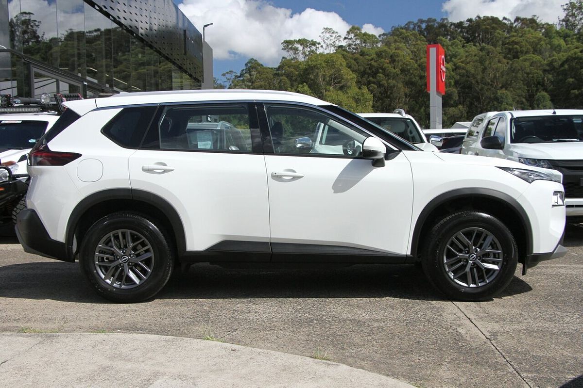 2024 Nissan X-TRAIL ST T33
