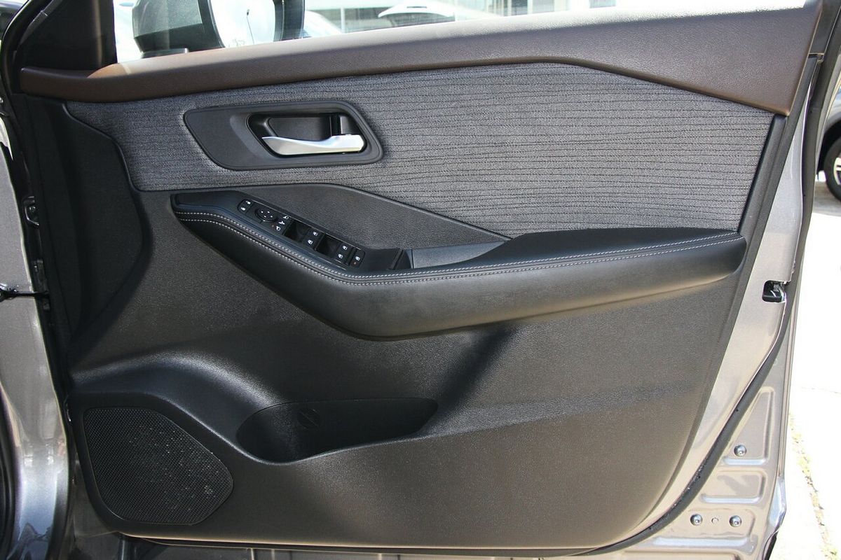 2024 Nissan X-TRAIL ST T33