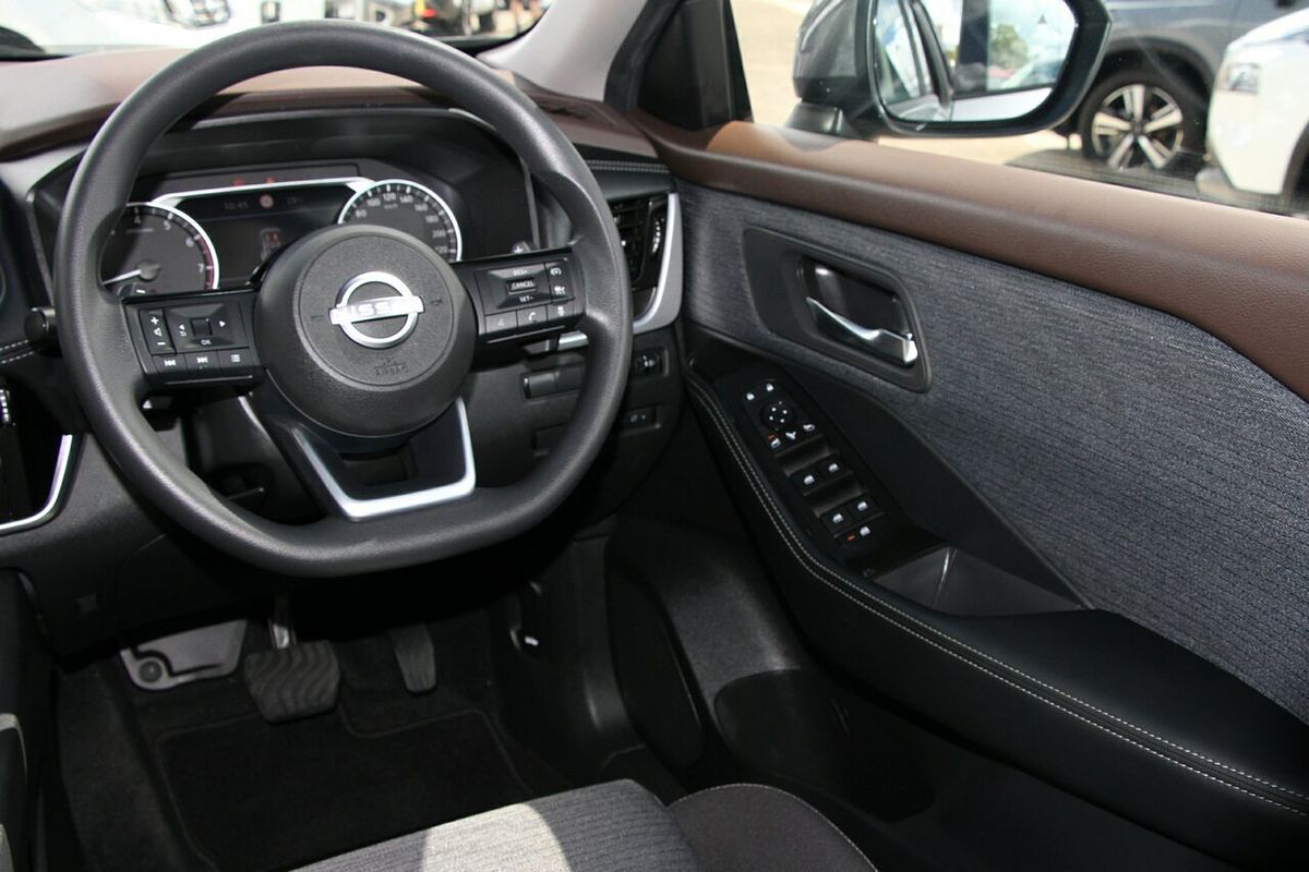 2024 Nissan X-TRAIL ST T33