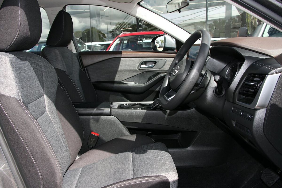 2024 Nissan X-TRAIL ST T33