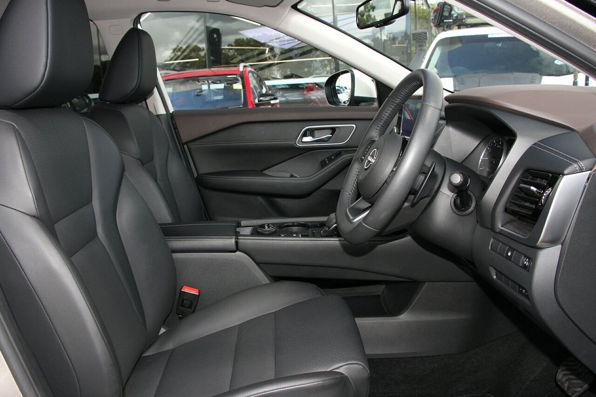2024 Nissan X-TRAIL ST-L T33