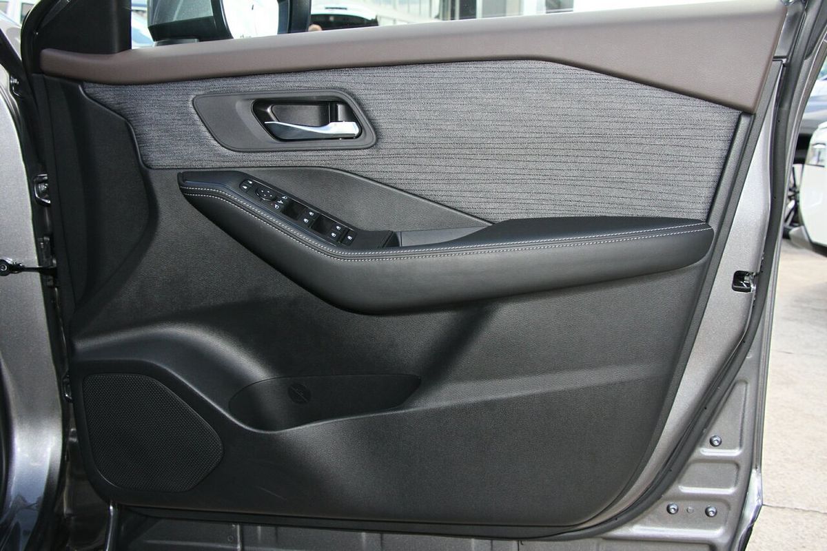 2024 Nissan X-TRAIL ST T33