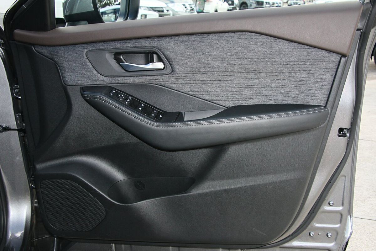 2024 Nissan X-TRAIL ST T33