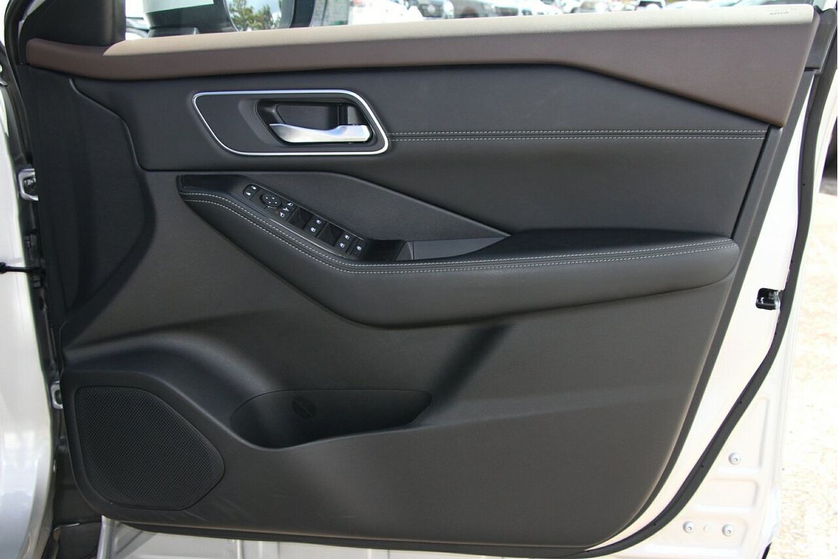 2024 Nissan X-TRAIL ST-L T33