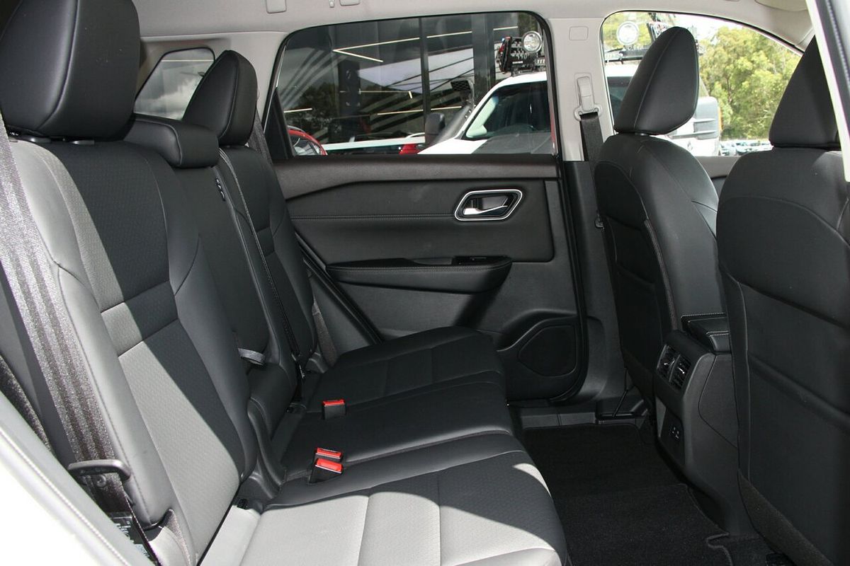2024 Nissan X-TRAIL ST-L T33