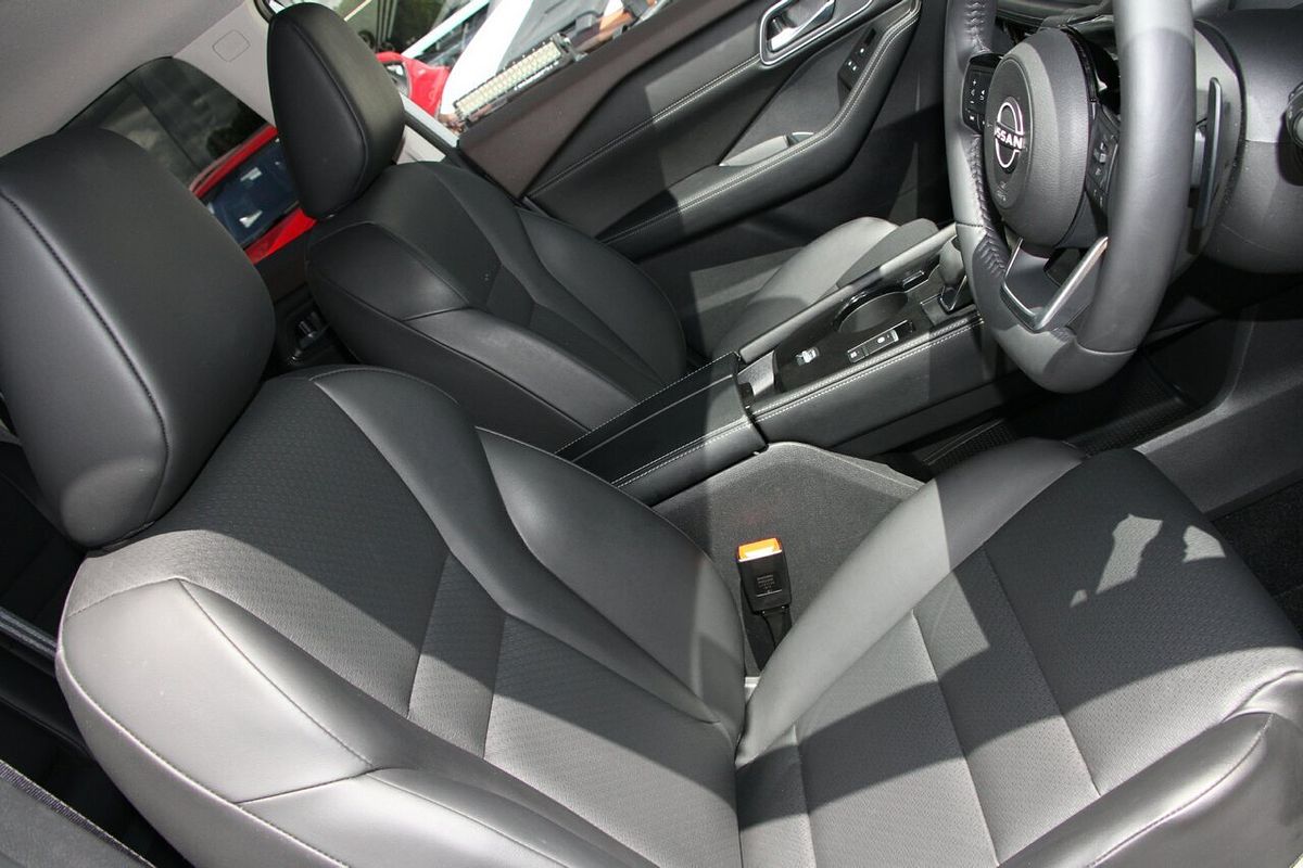 2024 Nissan X-TRAIL ST-L T33