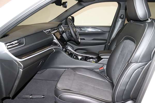 2023 Jeep Grand Cherokee Night Eagle WL