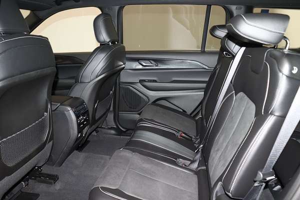 2023 Jeep Grand Cherokee Night Eagle WL