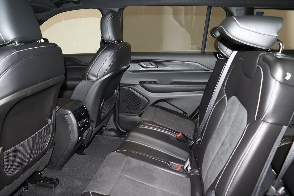 2023 Jeep Grand Cherokee Night Eagle WL