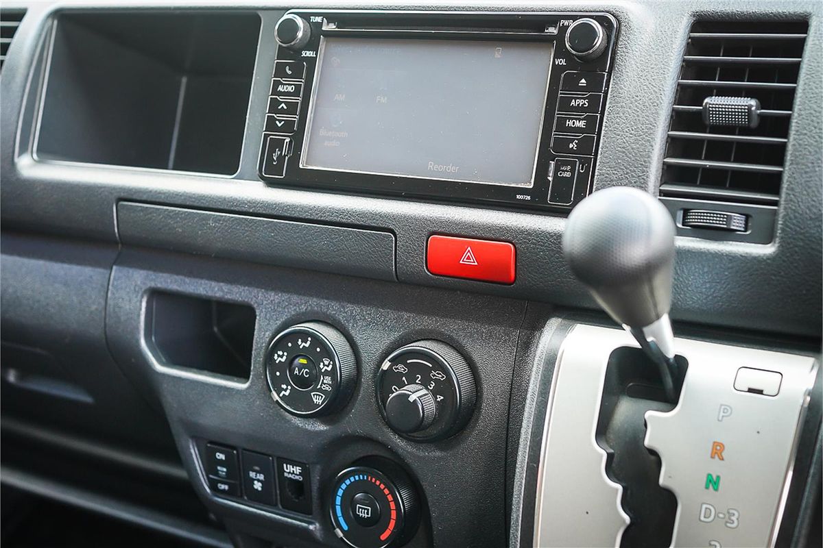 2018 Toyota Hiace Commuter KDH223R