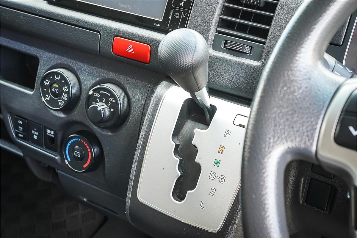 2018 Toyota Hiace Commuter KDH223R