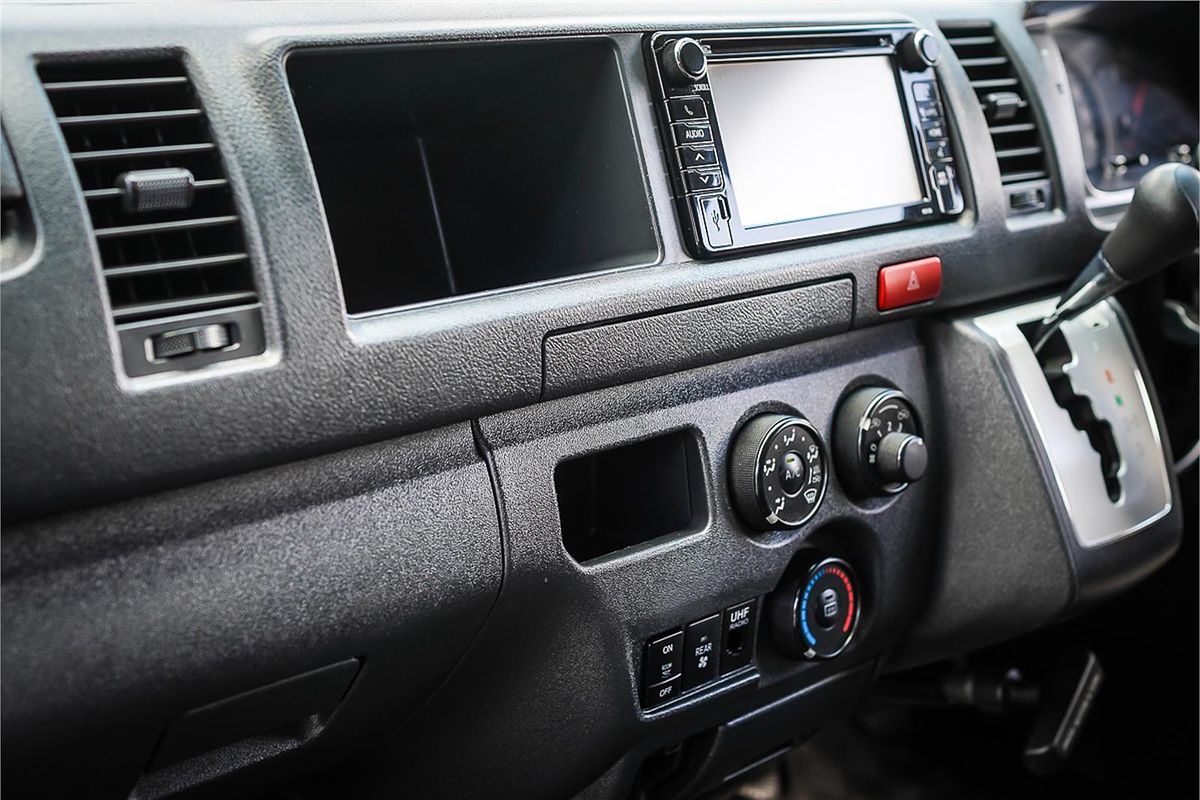 2018 Toyota Hiace Commuter KDH223R