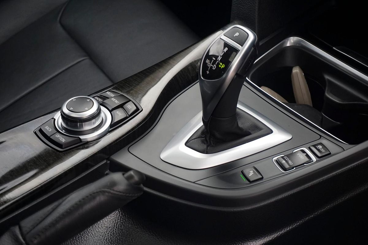 2013 BMW 3 Series 328i F30