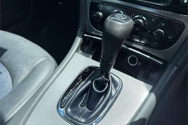 2003 Mercedes-Benz CLK320