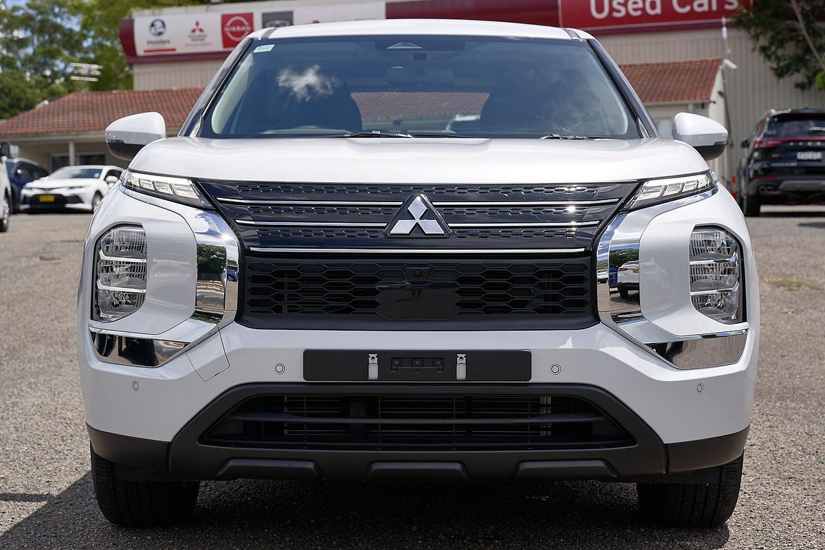 2024 Mitsubishi Outlander ES ZM