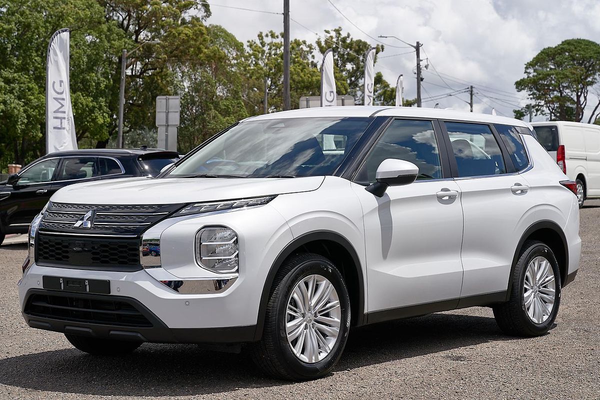 2024 Mitsubishi Outlander ES ZM