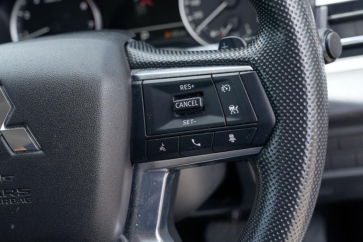 2024 Mitsubishi Outlander ES ZM