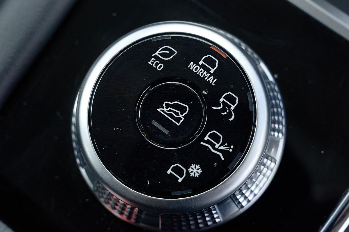 2024 Mitsubishi Outlander ES ZM