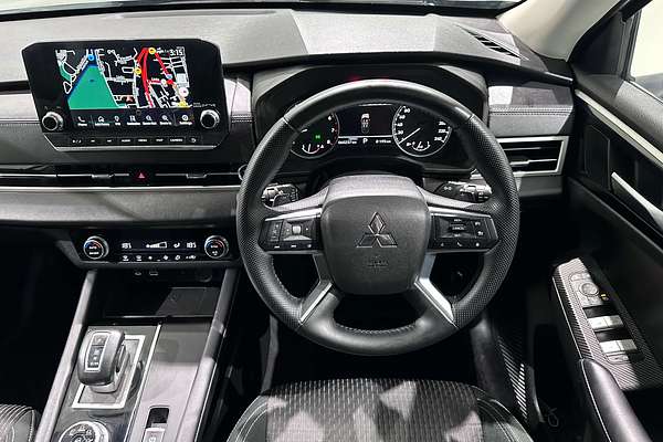 2022 Mitsubishi Outlander LS ZM