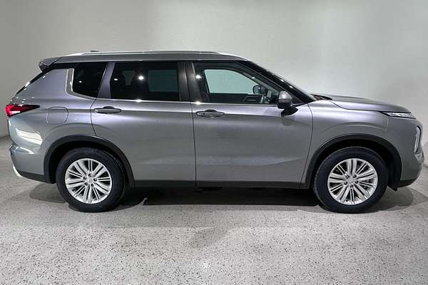 2022 Mitsubishi Outlander LS ZM