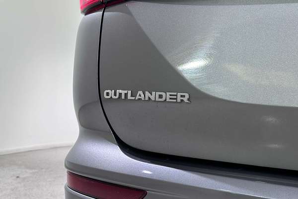 2022 Mitsubishi Outlander LS ZM
