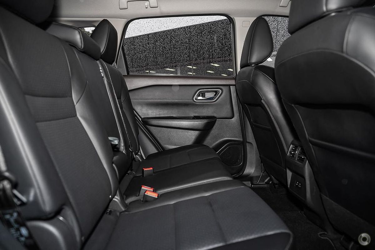 2024 Nissan X-TRAIL ST-L T33