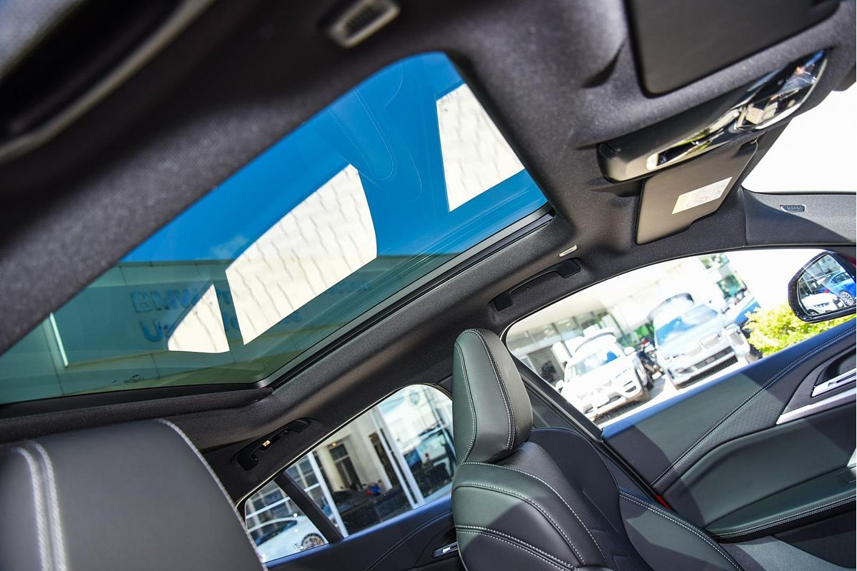 2024 BMW iX2 eDrive20 M Sport U10