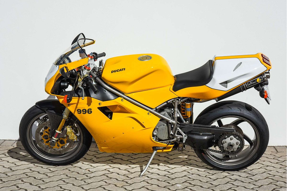 2000 Ducati 996 Superbike