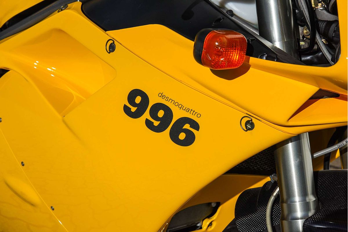 2000 Ducati 996 Superbike