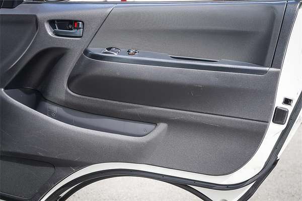 2018 Toyota Hiace Commuter KDH223R