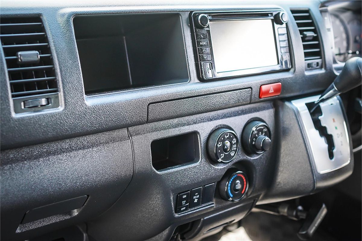 2018 Toyota Hiace Commuter KDH223R