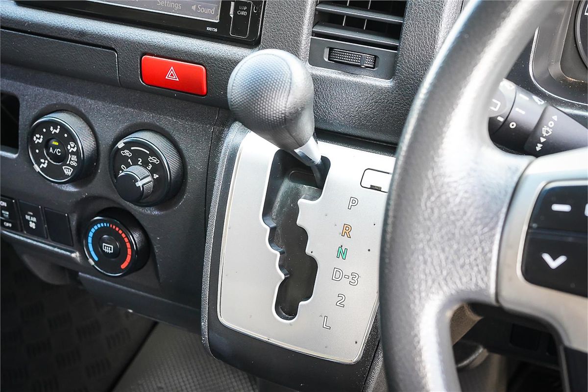 2018 Toyota Hiace Commuter KDH223R