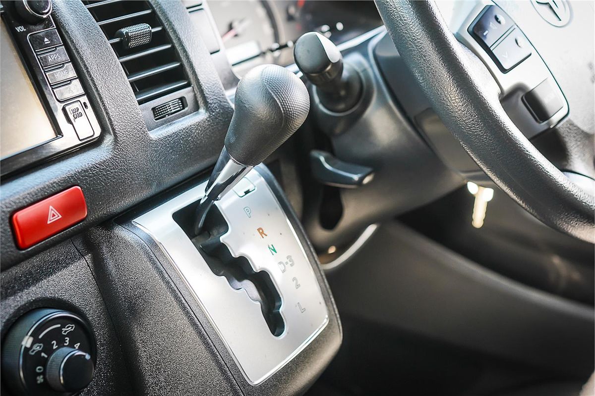 2018 Toyota Hiace Commuter KDH223R