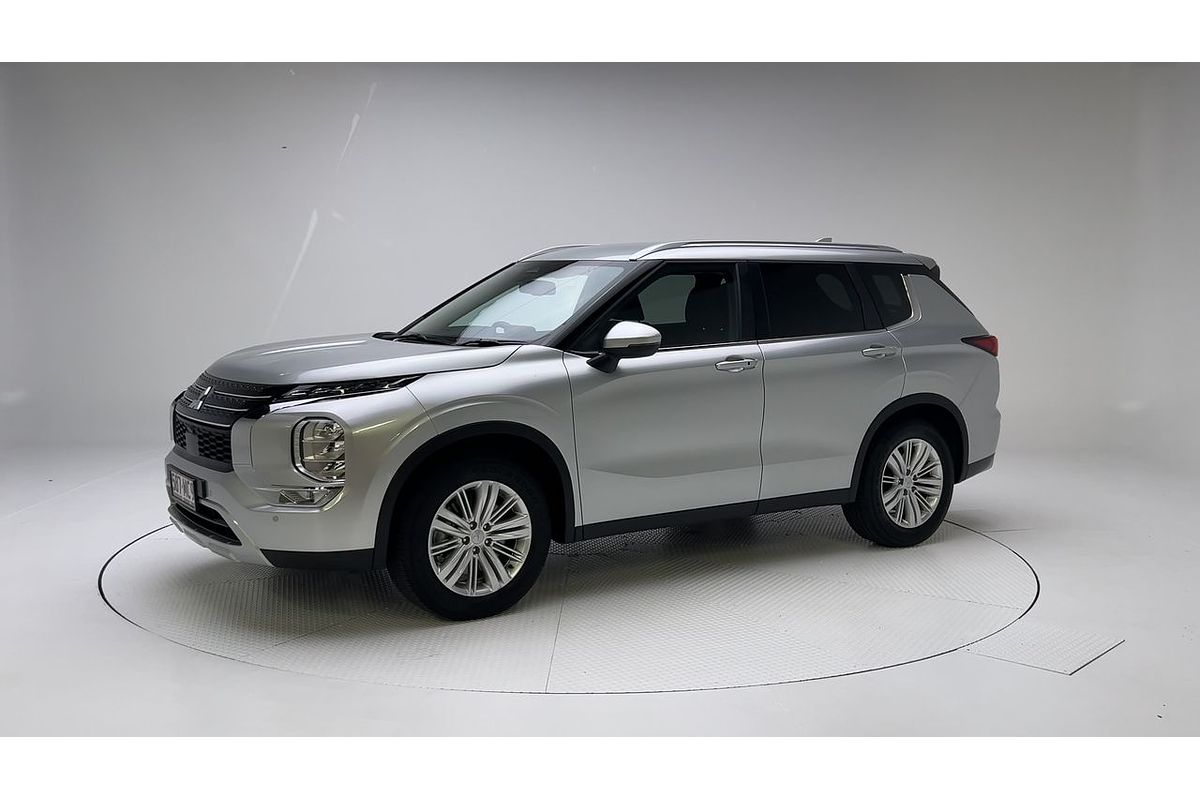 2023 Mitsubishi Outlander LS ZM