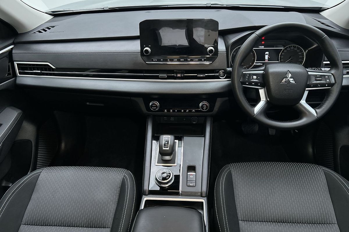 2023 Mitsubishi Outlander LS ZM
