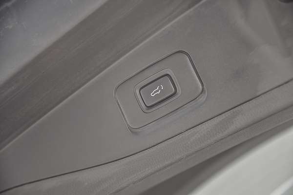 2023 Isuzu MU-X LS-T