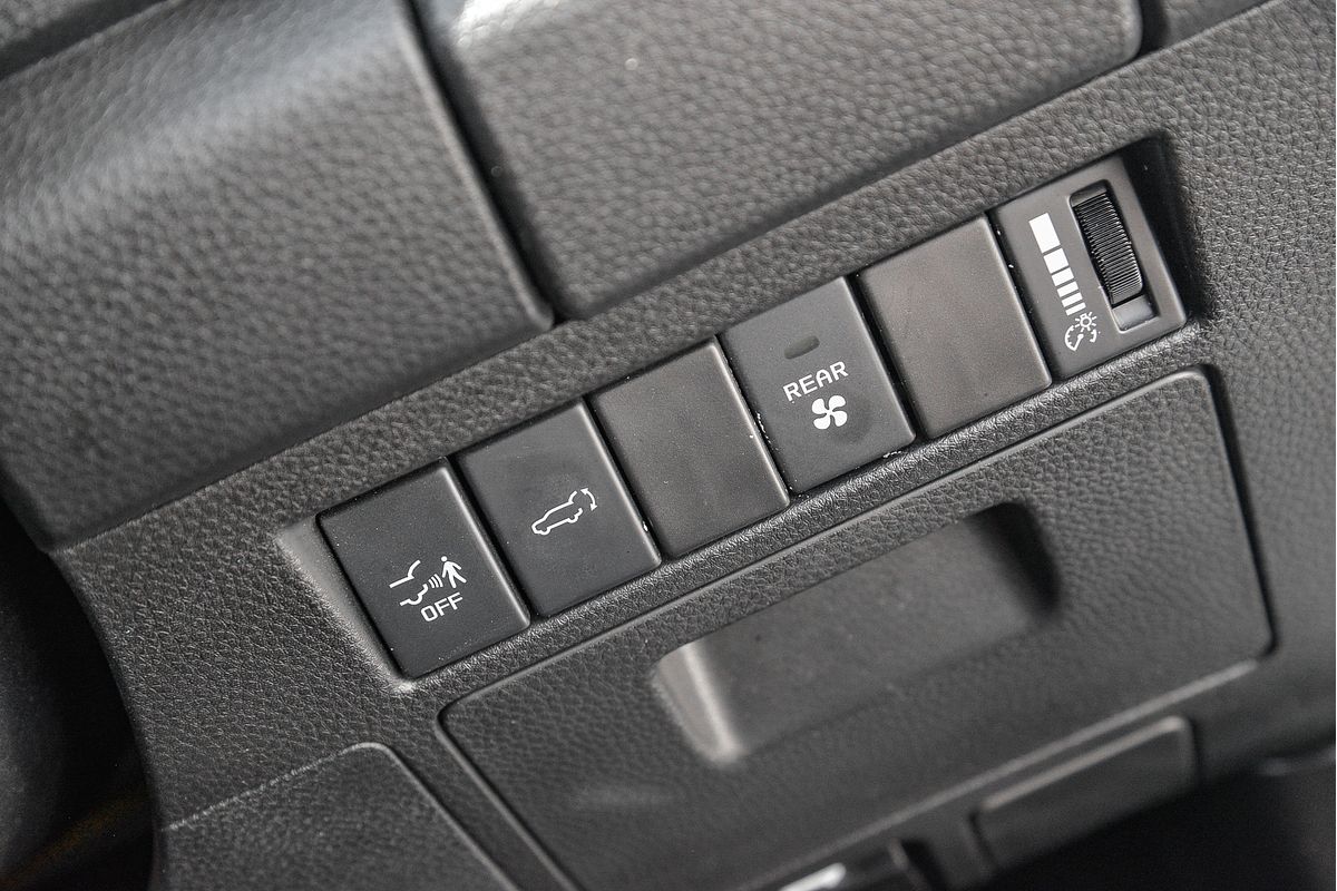 2023 Isuzu MU-X LS-T