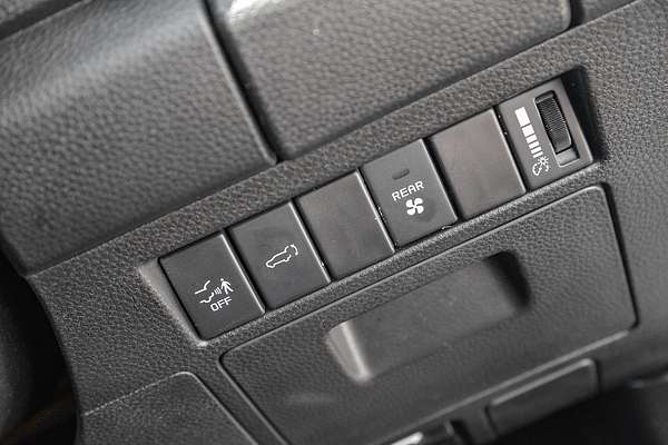 2023 Isuzu MU-X LS-T