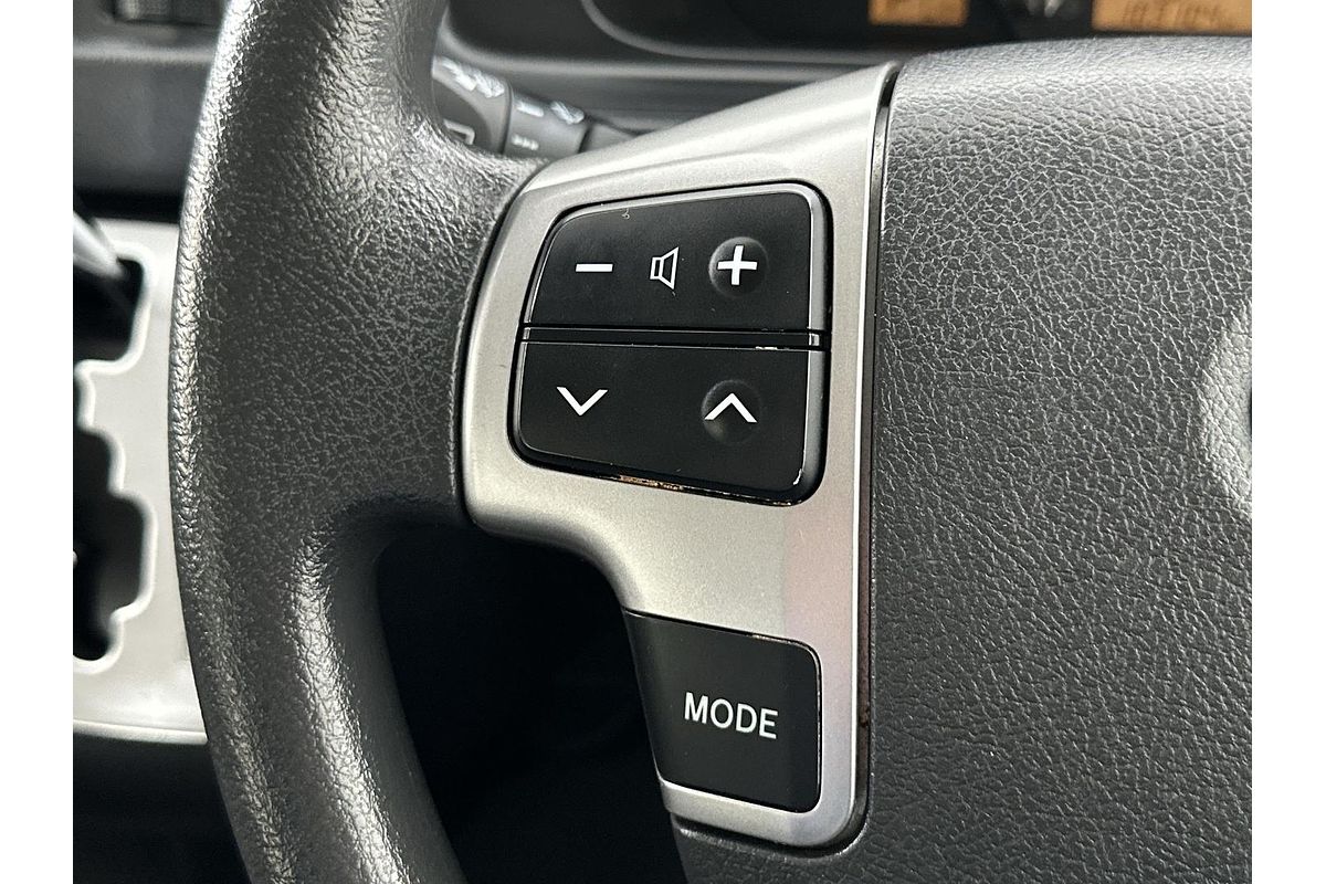 2017 Toyota Hiace Commuter KDH223R