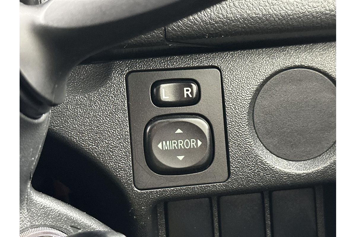 2017 Toyota Hiace Commuter KDH223R