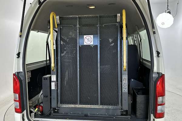 2017 Toyota Hiace Commuter KDH223R