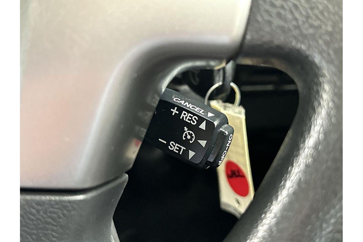 2017 Toyota Hiace Commuter KDH223R