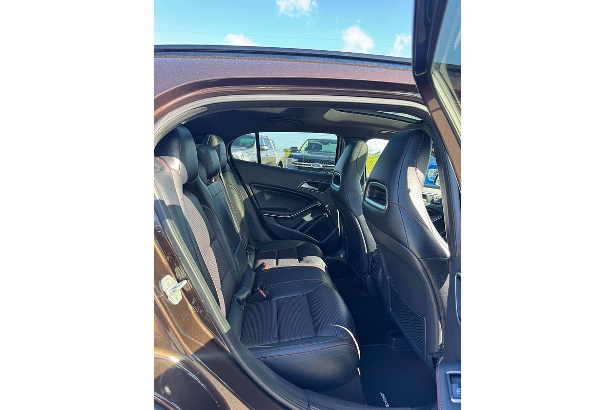 2015 Mercedes-Benz GLA-Class GLA250 X156