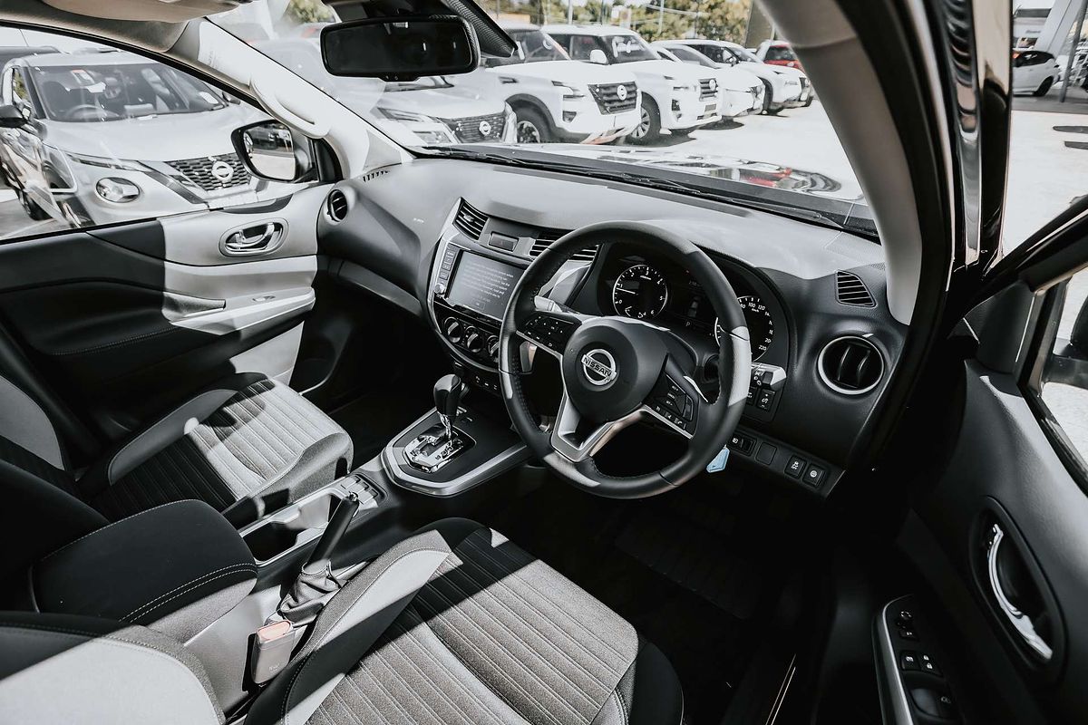 2024 Nissan Navara ST D23 4X4