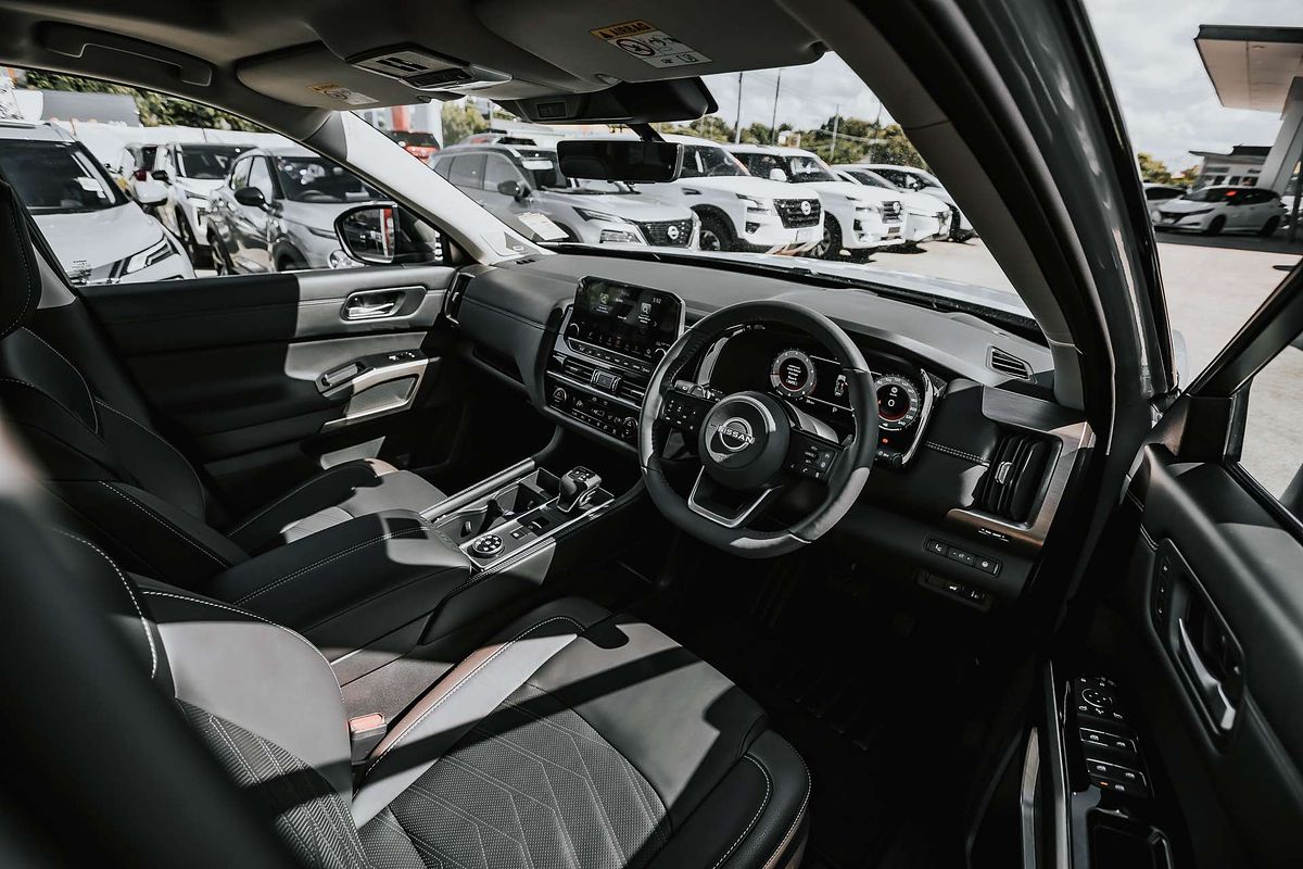 2024 Nissan Pathfinder Ti-L R53