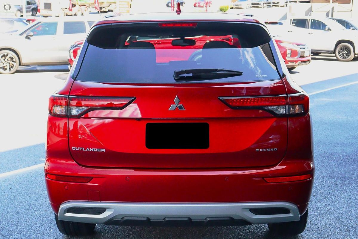 2024 Mitsubishi Outlander Exceed ZM