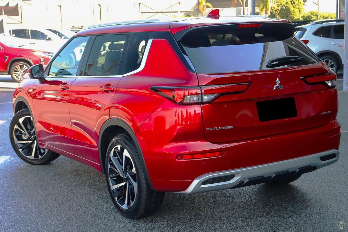 2024 Mitsubishi Outlander Exceed ZM